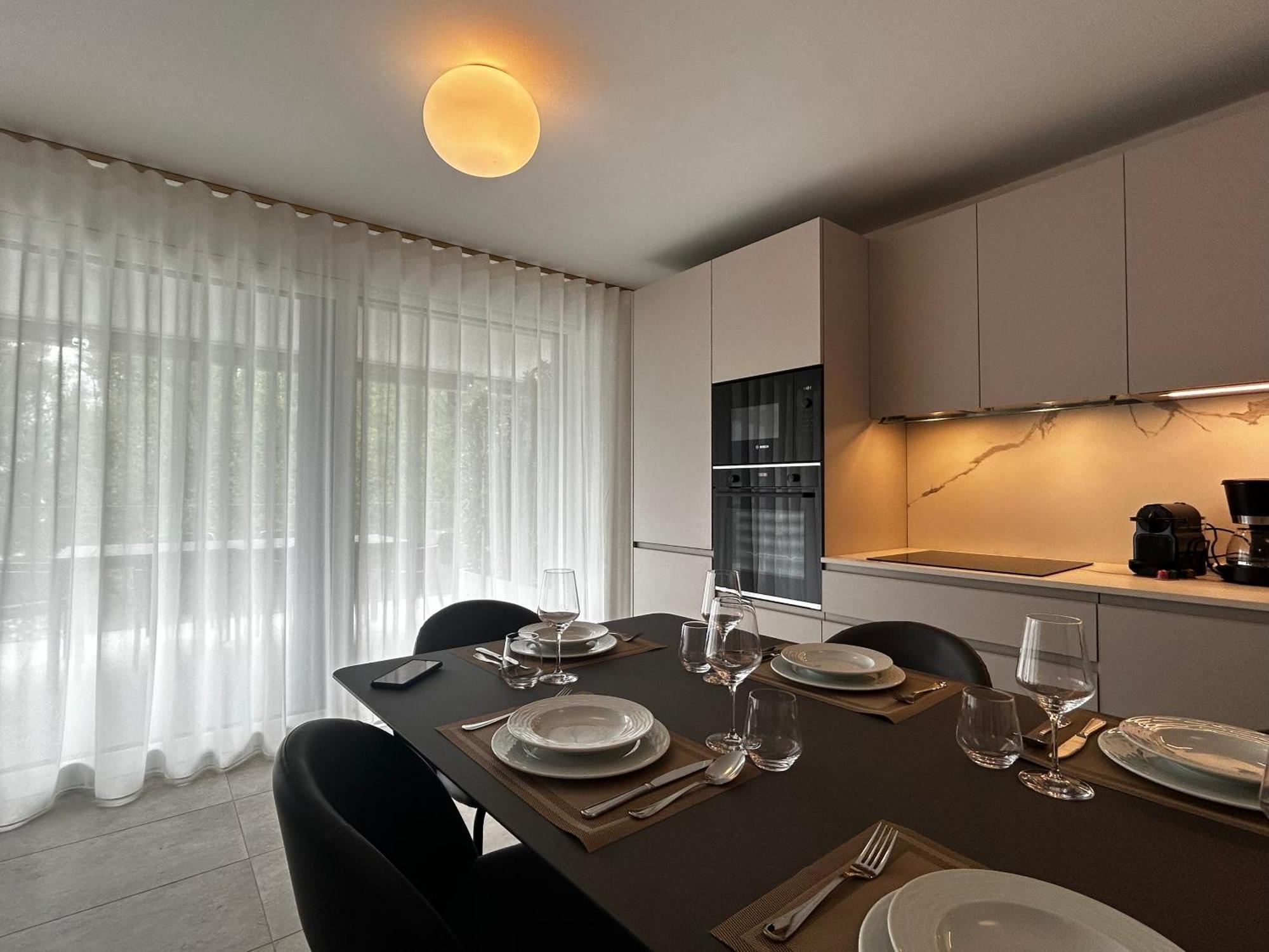 Family Apartment, Near The Beach Whit Private Park Locarno Eksteriør billede