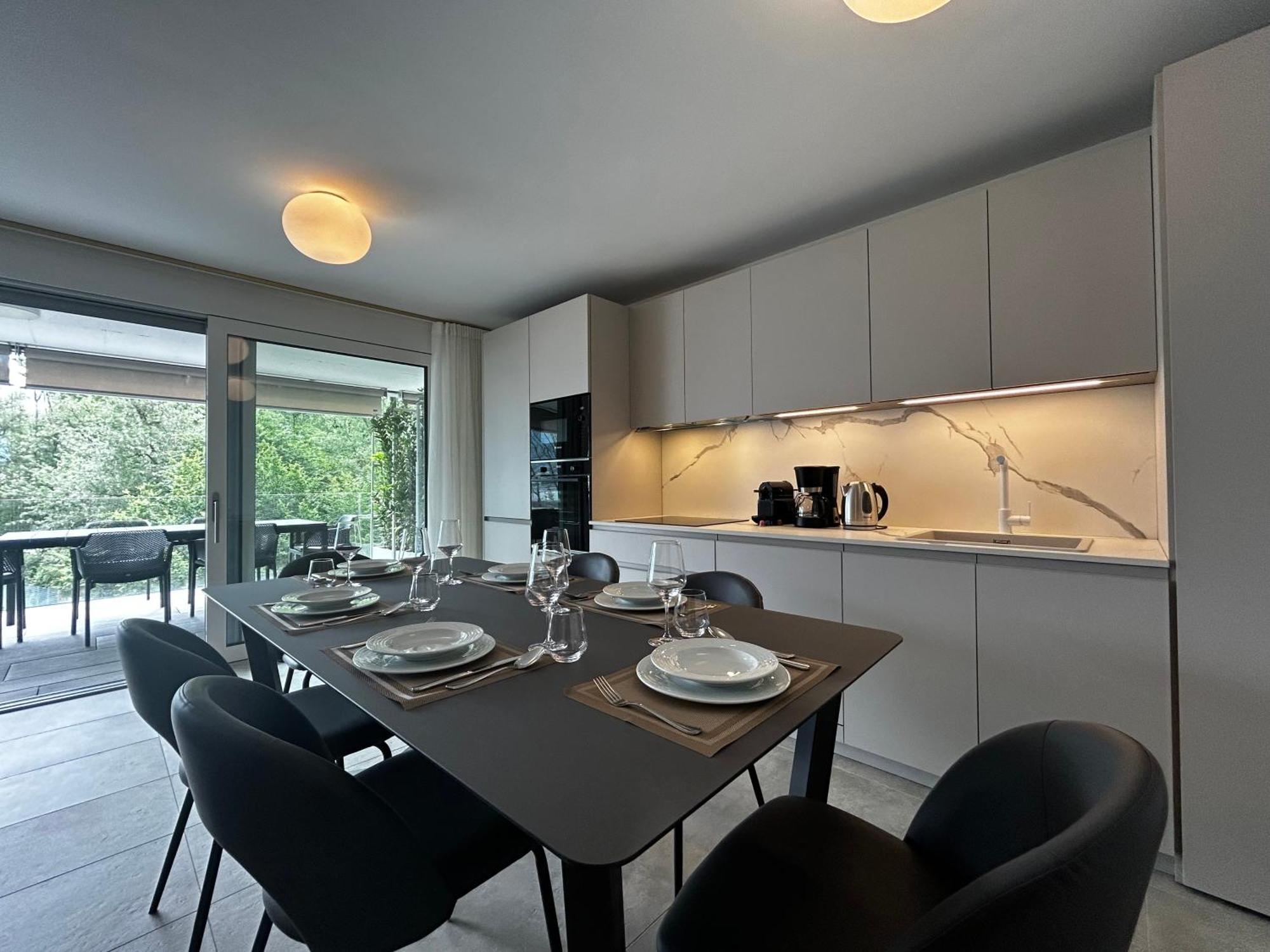 Family Apartment, Near The Beach Whit Private Park Locarno Eksteriør billede